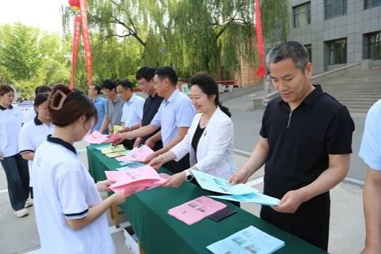 说明: 图片 说明: 图片